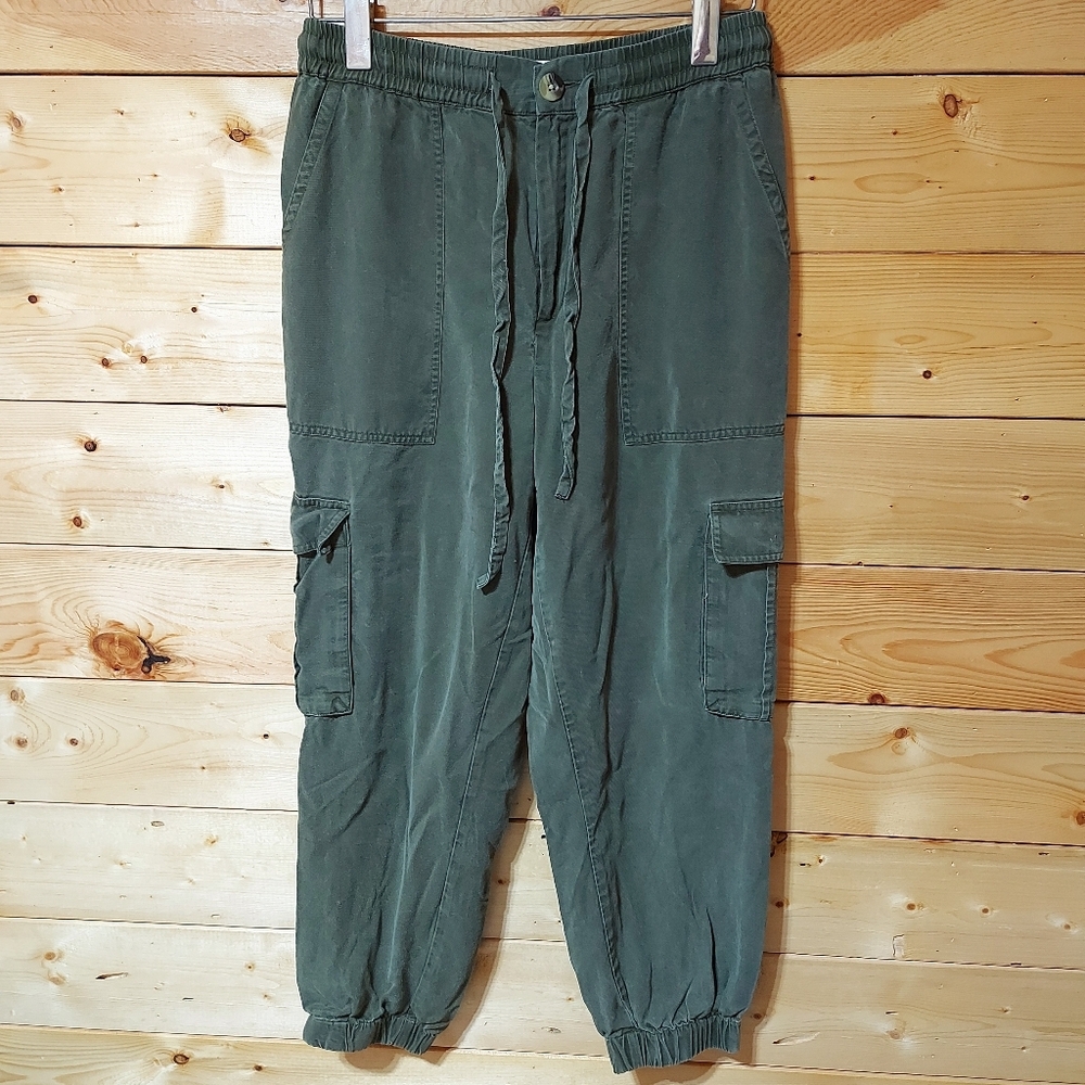Twik Women’s Army Green Cargo High rise Pants Cropped Size Large